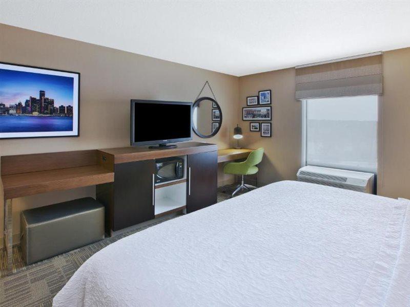 Hampton Inn Commerce/Novi Zewnętrze zdjęcie