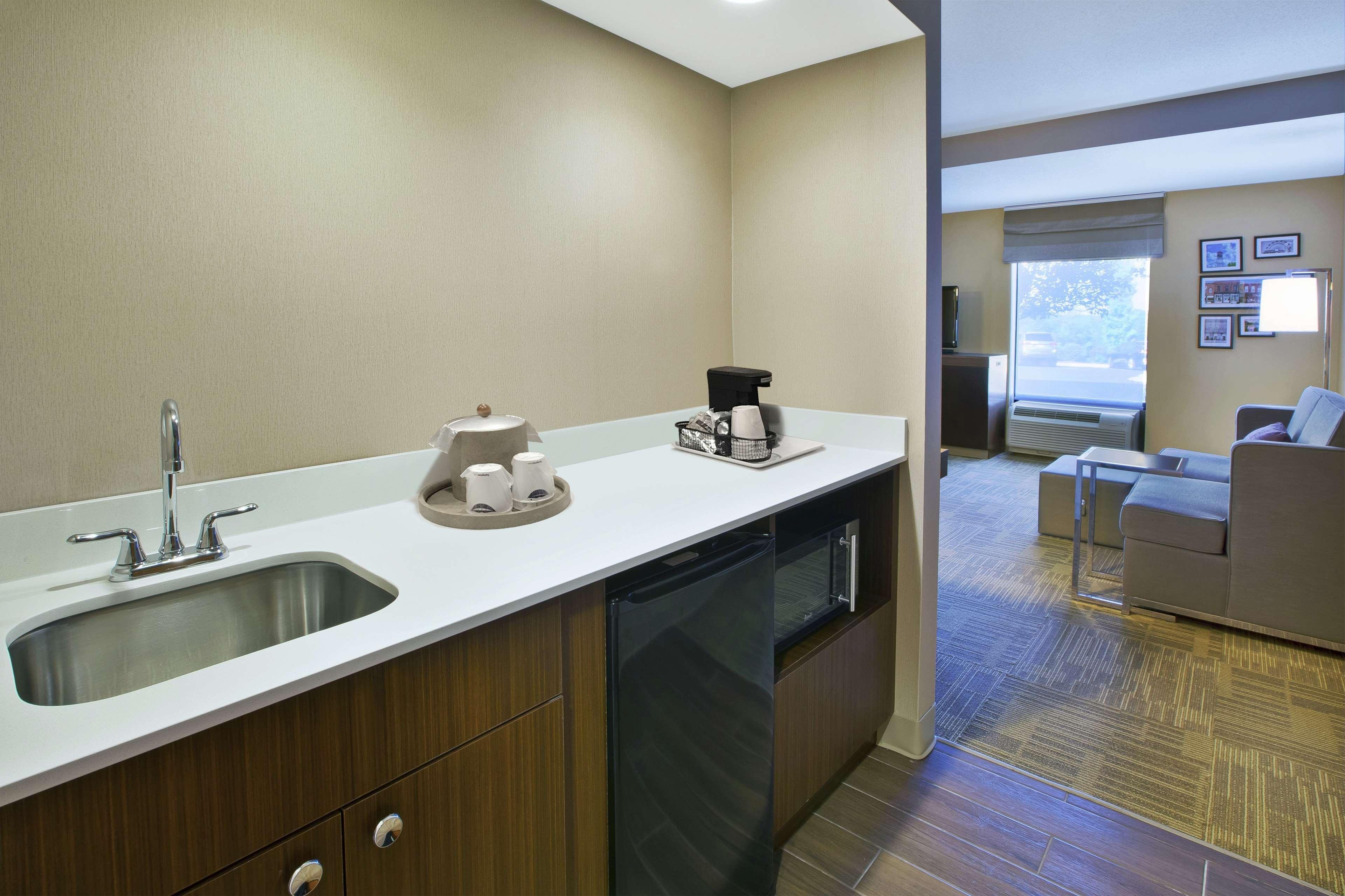 Hampton Inn Commerce/Novi Zewnętrze zdjęcie