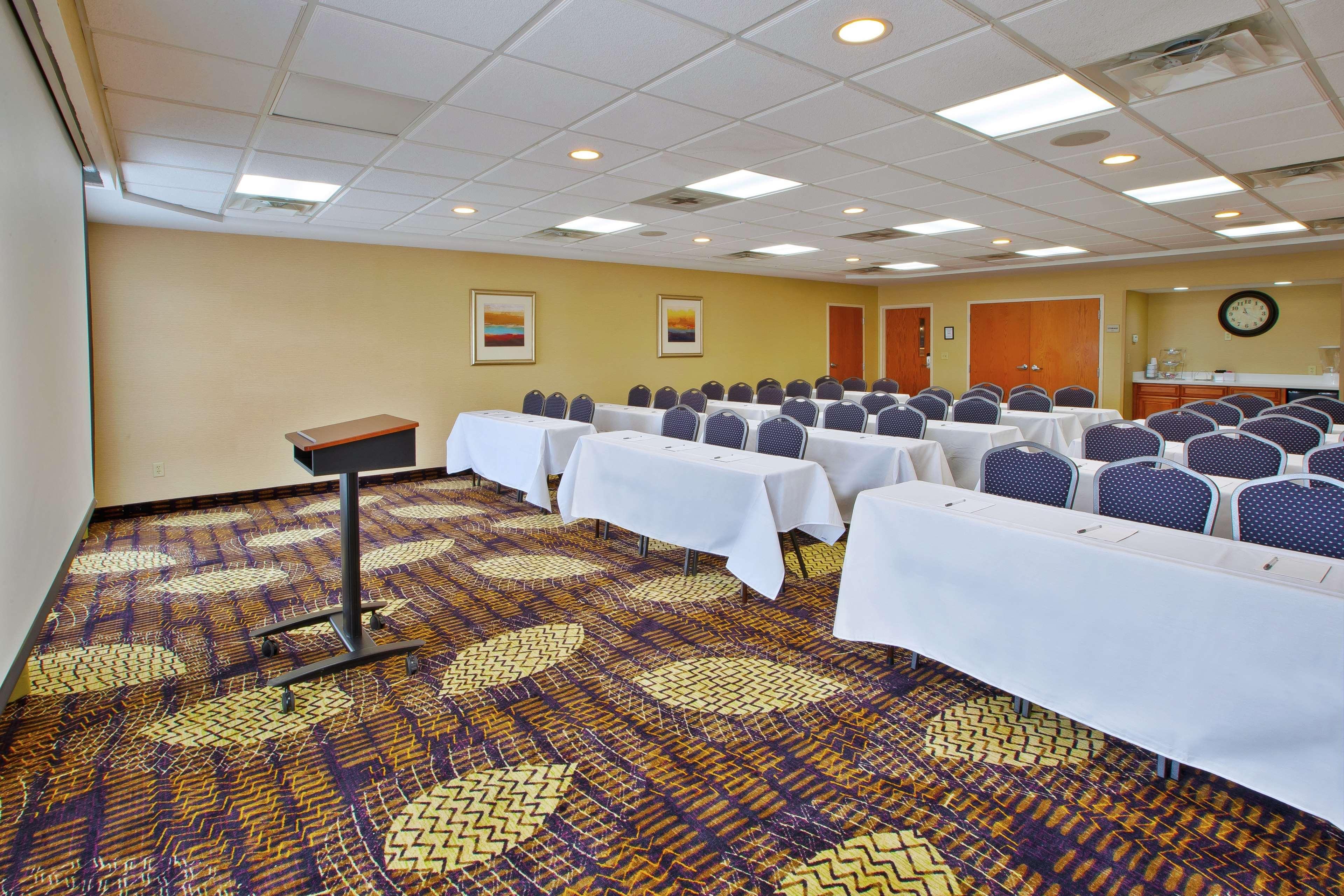 Hampton Inn Commerce/Novi Zewnętrze zdjęcie