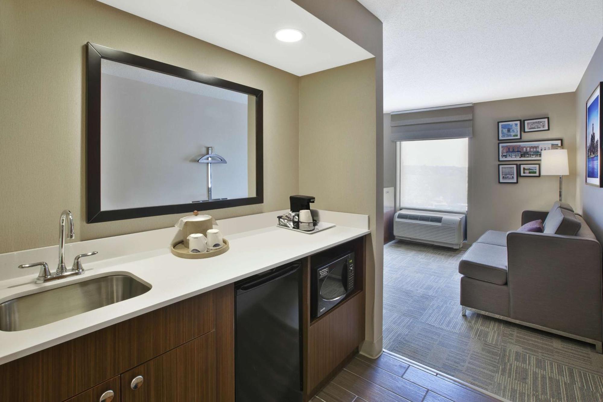 Hampton Inn Commerce/Novi Zewnętrze zdjęcie