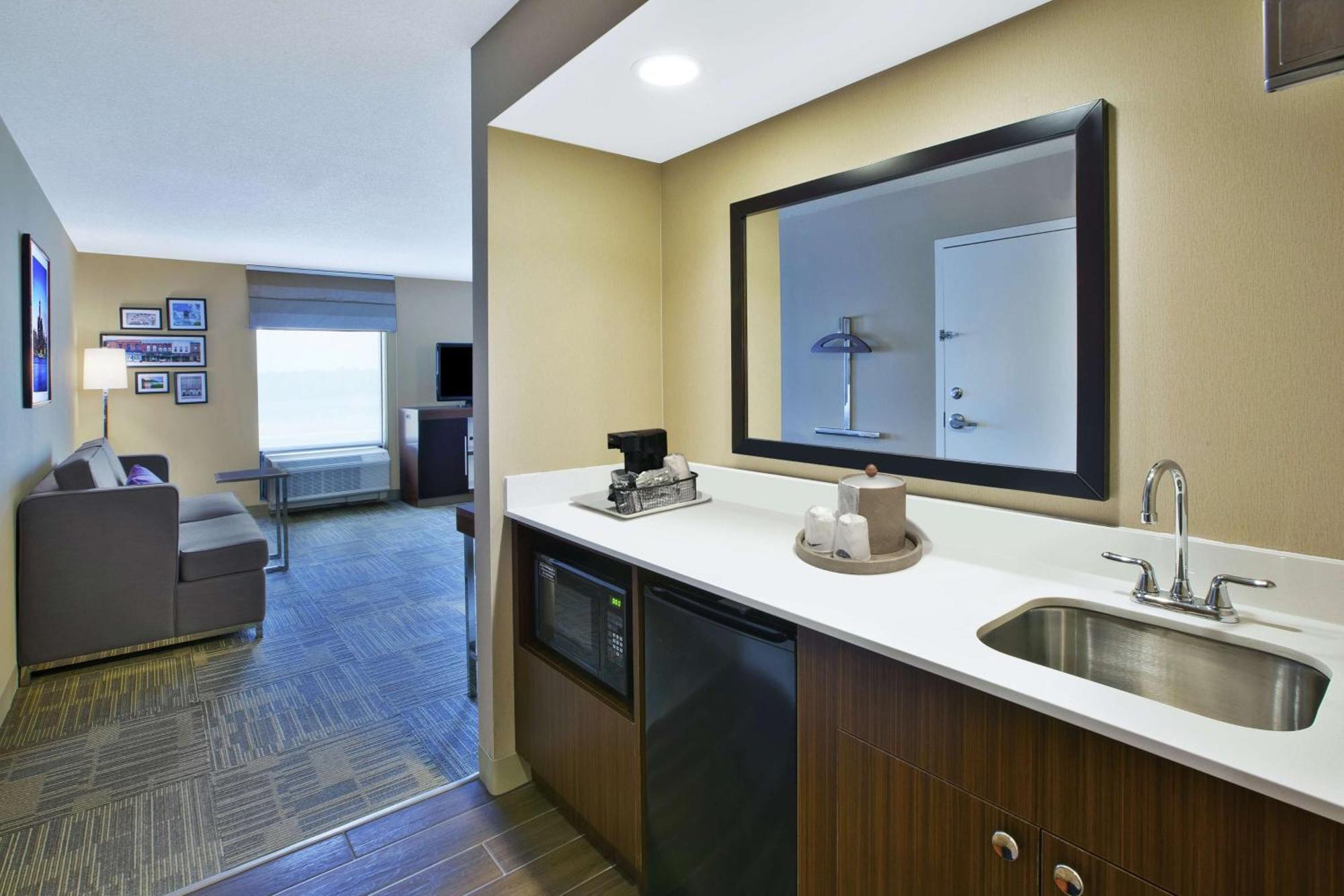 Hampton Inn Commerce/Novi Zewnętrze zdjęcie