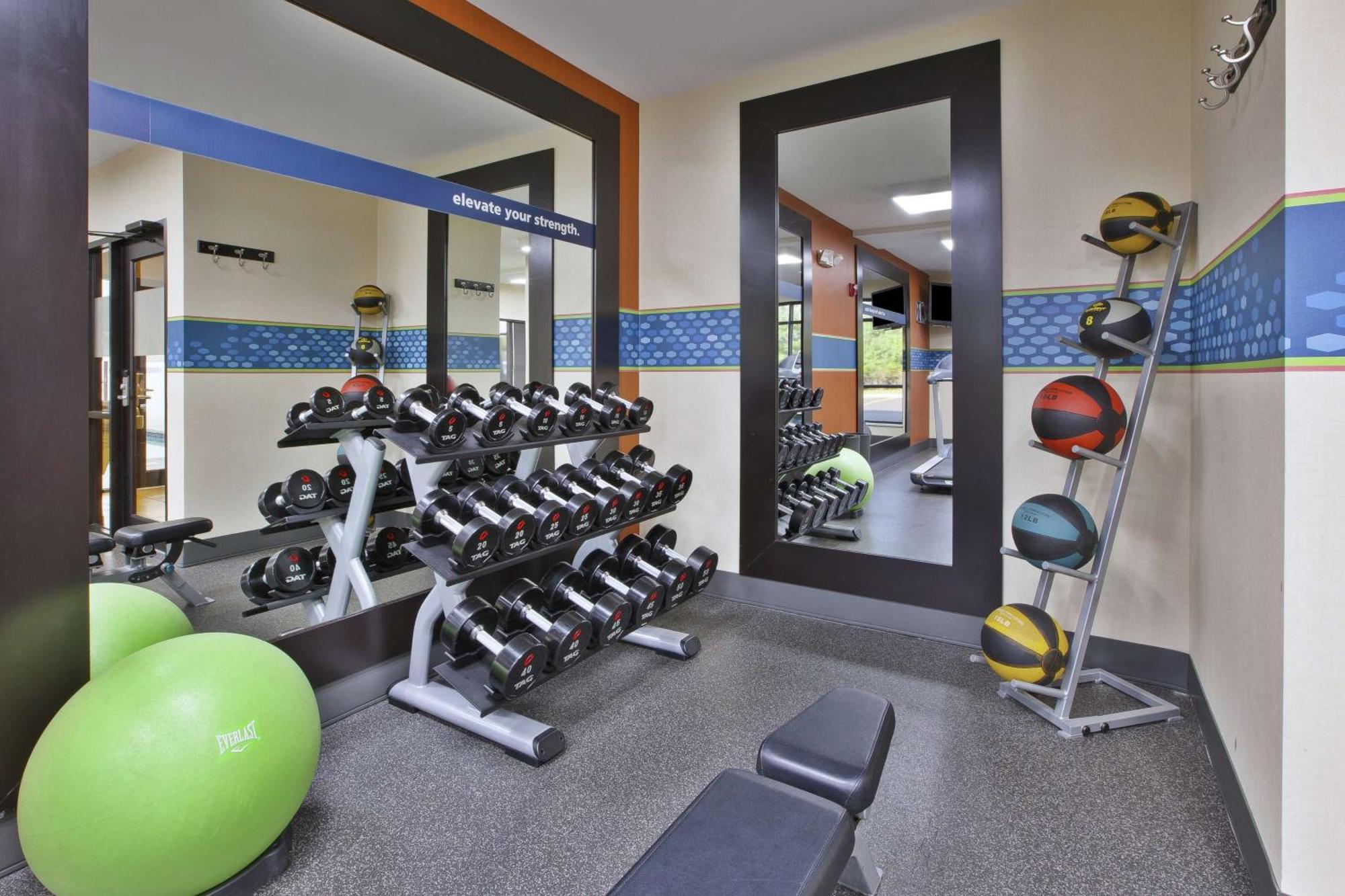 Hampton Inn Commerce/Novi Zewnętrze zdjęcie
