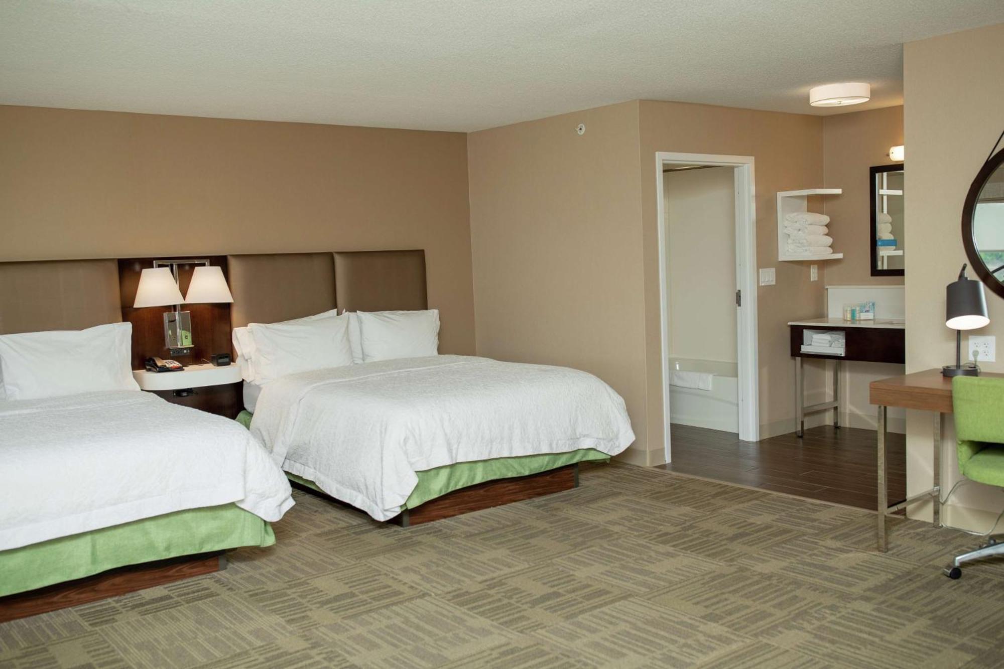 Hampton Inn Commerce/Novi Zewnętrze zdjęcie