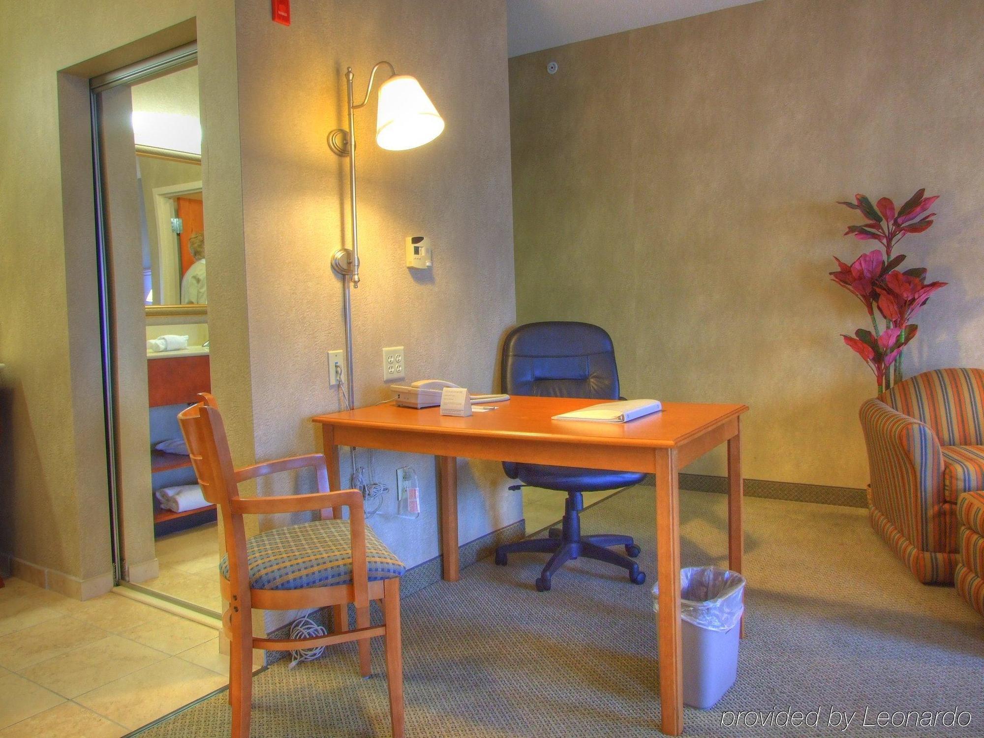 Hampton Inn Commerce/Novi Pokój zdjęcie