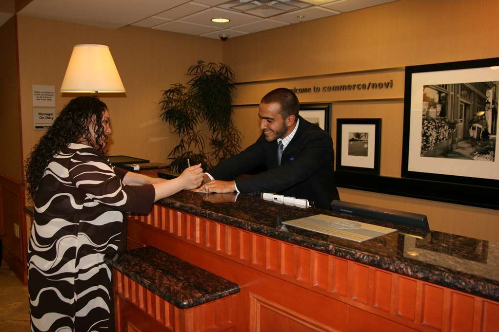 Hampton Inn Commerce/Novi Wnętrze zdjęcie