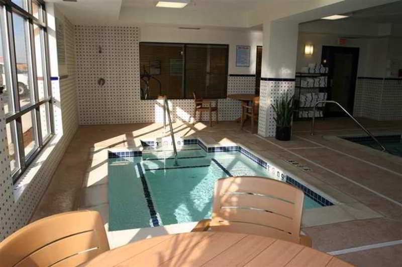 Hampton Inn Commerce/Novi Udogodnienia zdjęcie